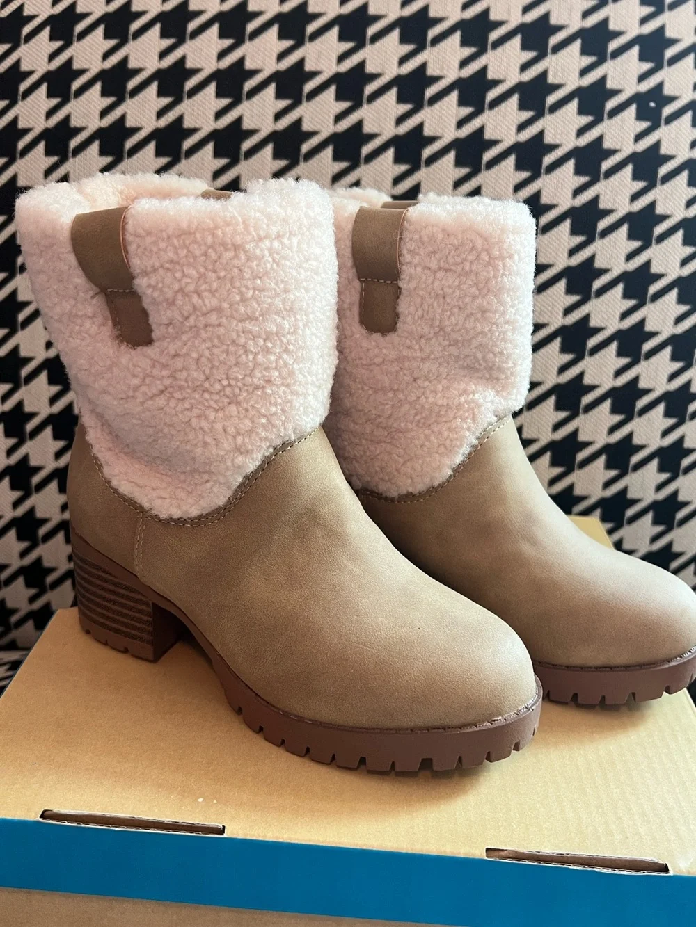 Thereabouts Girls Sawyer Stacked Heel Bootie- Size 11